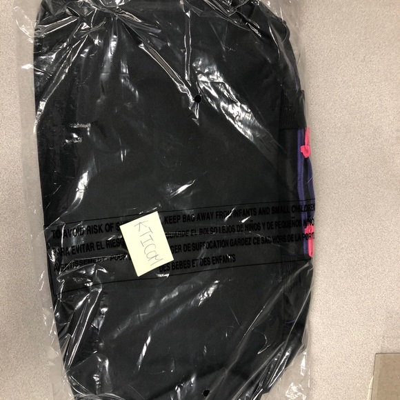 Adidas Diablo Small Duffel Gym bag —New - Picture 5 of 7